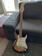 Elektrische gitaar - Mooie staat, Muziek en Instrumenten, Ophalen of Verzenden, Zo goed als nieuw, Klassieke of Spaanse gitaar