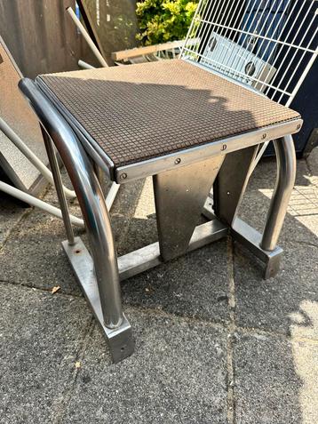 Steiger opstap / Zwembad Startblok beschikbaar voor biedingen