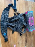 Mooie Artipoppe zeitgeist draagzak, Kinderen en Baby's, Babydragers en Draagdoeken, Gebruikt, Buik of Rug, Draagzak, Ophalen