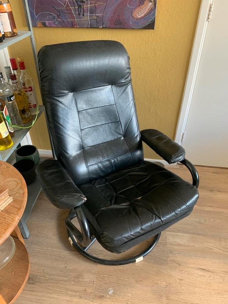 Draaiende leren stoel met scheur, Huis en Inrichting, Fauteuils, Gebruikt, Leer, 50 tot 75 cm, Minder dan 75 cm, Ophalen