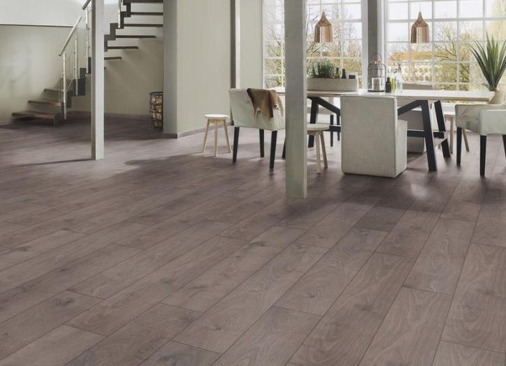 Altamira D 2964 Tegel Laminaat Kronotex € 10,70 m2, Huis en Inrichting, Stoffering | Vloerbedekking, Nieuw, Laminaat, Bruin, Grijs