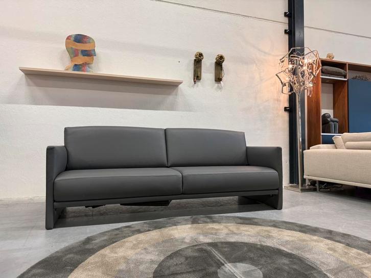 Nieuw Rolf Benz Cara Bank Grijs leer Design voetenbank 220, Huis en Inrichting, Banken | Bankstellen, Nieuw, Rechte bank, Driepersoons
