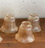 Vintage Glazen parelmoer kapjes uit Frankrijk, Huis en Inrichting, Lampen | Hanglampen, Gebruikt, Vintage, Ophalen of Verzenden