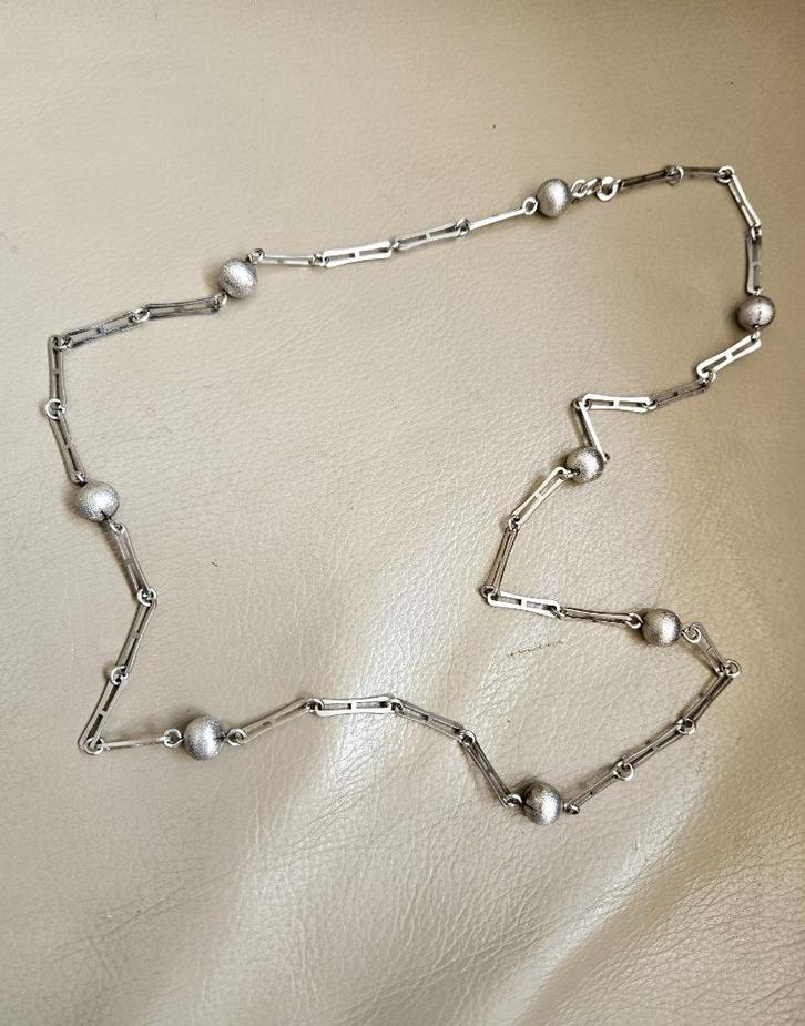Prachtige zilveren (835) LANGE ketting met zilveren BALLEN, Sieraden, Tassen en Uiterlijk, Kettingen, Zo goed als nieuw, Zilver