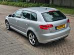 Audi A3 Sportback
1.6 TDI DSG Automaat S-tronic Euro5 Bj2011, Euro 5, Stof, Zwart, 4 cilinders