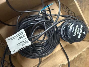 Airmar D800 analoge diepte transducer beschikbaar voor biedingen