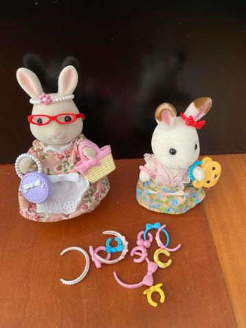 Sylvanian family: moeder/dochter en accessoires beschikbaar voor biedingen