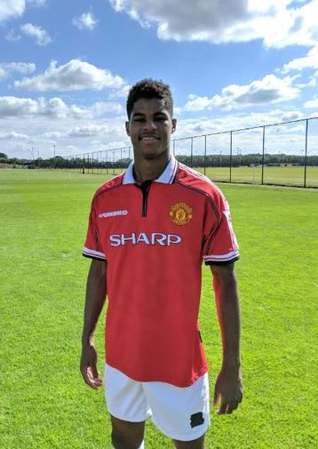 Manchester United 1998/1999 retro thuisshirt beschikbaar voor biedingen