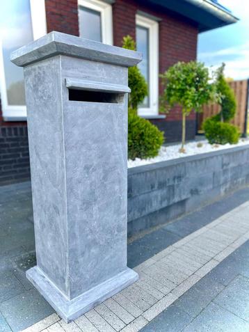 Natuursteen brievenbus - NIEUW - op voorraad - evt levering  beschikbaar voor biedingen