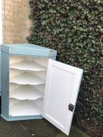 Te koop mooi brocante hoekkast, Ophalen of Verzenden