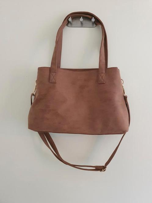Bruine schoudertas, Sieraden, Tassen en Uiterlijk, Tassen | Damestassen, Gebruikt, Schoudertasje, Bruin, Ophalen of Verzenden