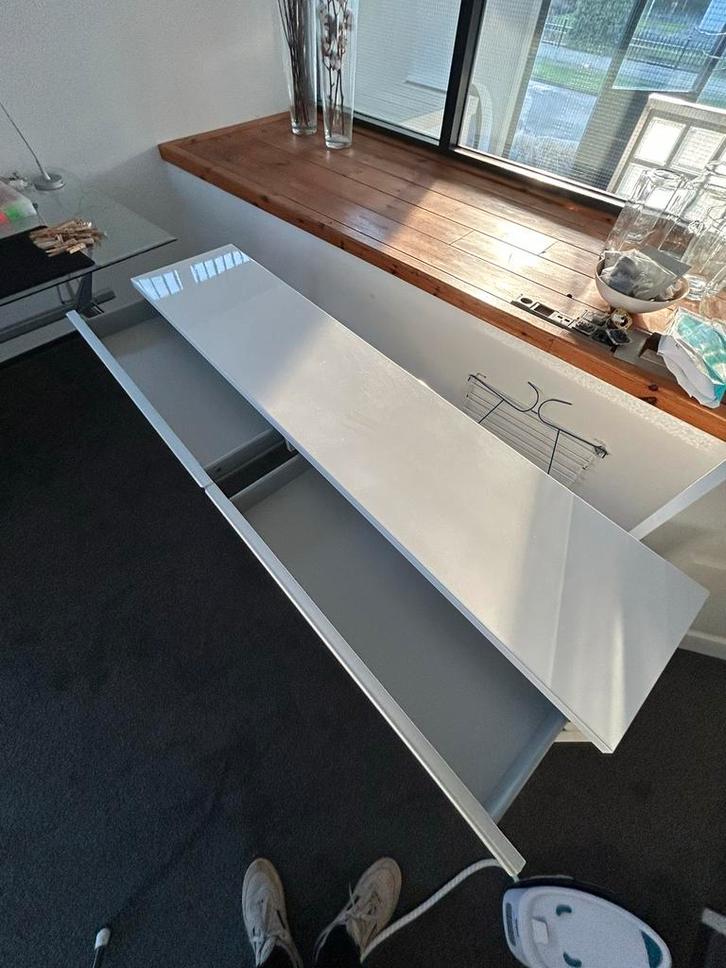 Ikea BESTÅ BURS Bureau/Dressoirkast - 180x40 cm, Huis en Inrichting, Woonaccessoires | Wandplanken en Boekenplanken, Zo goed als nieuw