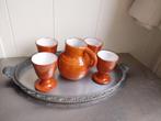 Servies / Kannetje + 4 bekers / Aardewerk / Handwerk / 1975, Overige typen, Ophalen of Verzenden, Zo goed als nieuw, Overige stijlen
