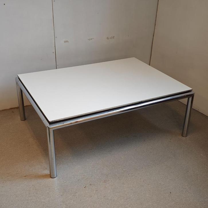 Vintage space age salontafel wit chroom, Huis en Inrichting, Tafels | Salontafels, Gebruikt, Minder dan 50 cm, 100 tot 150 cm