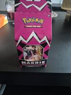 Pokémon TCG: Marnie Premium Tournament Collectie, Ophalen of Verzenden, Nieuw, Overige typen, Foil