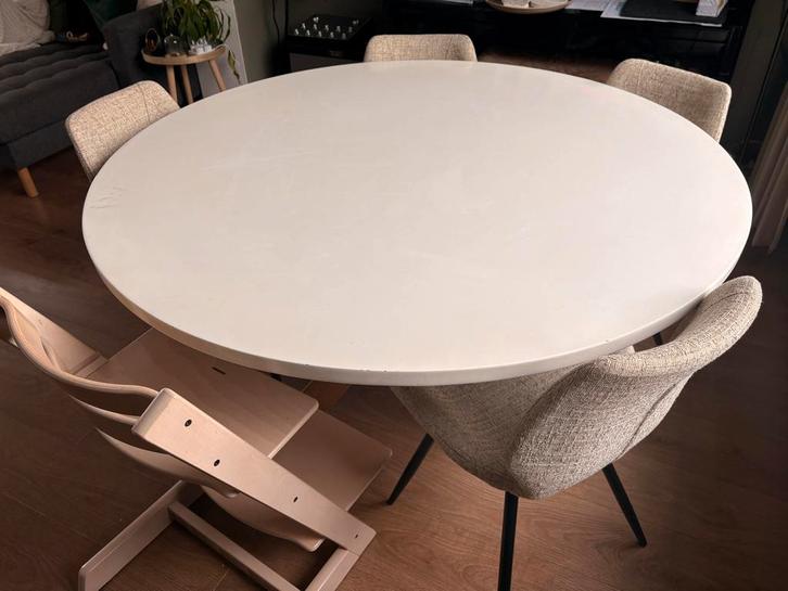 Ronde eettafel 135cm, Huis en Inrichting, Tafels | Eettafels, Gebruikt, 100 tot 150 cm, 100 tot 150 cm, Vijf personen of meer