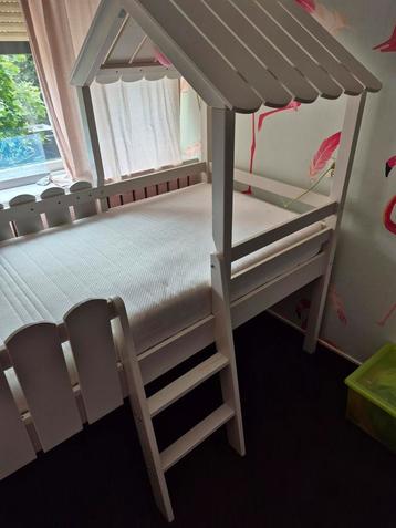 Leenbakker half hoogslaper huisje type Guusje. beschikbaar voor biedingen
