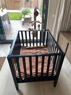 Houten babybox met muziek mobiel en wieltjes, Kinderen en Baby's, Boxen, Ophalen, Gebruikt, Vierkant, Wieltjes