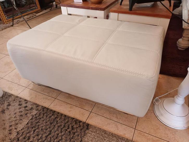 Mooie Witte Leren Poef., Huis en Inrichting, Banken | Voetenbanken en Poefen, Gebruikt, 50 tot 75 cm, 75 tot 100 cm, Rechthoekig