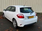 Toyota Auris 1.8 Full Hybrid 136PK 5D CVT 2012 / FACELIFT, 74 €/maand, 4 cilinders, Wit, Origineel Nederlands