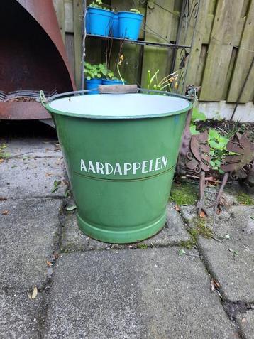 Aardappelemmer te koop beschikbaar voor biedingen