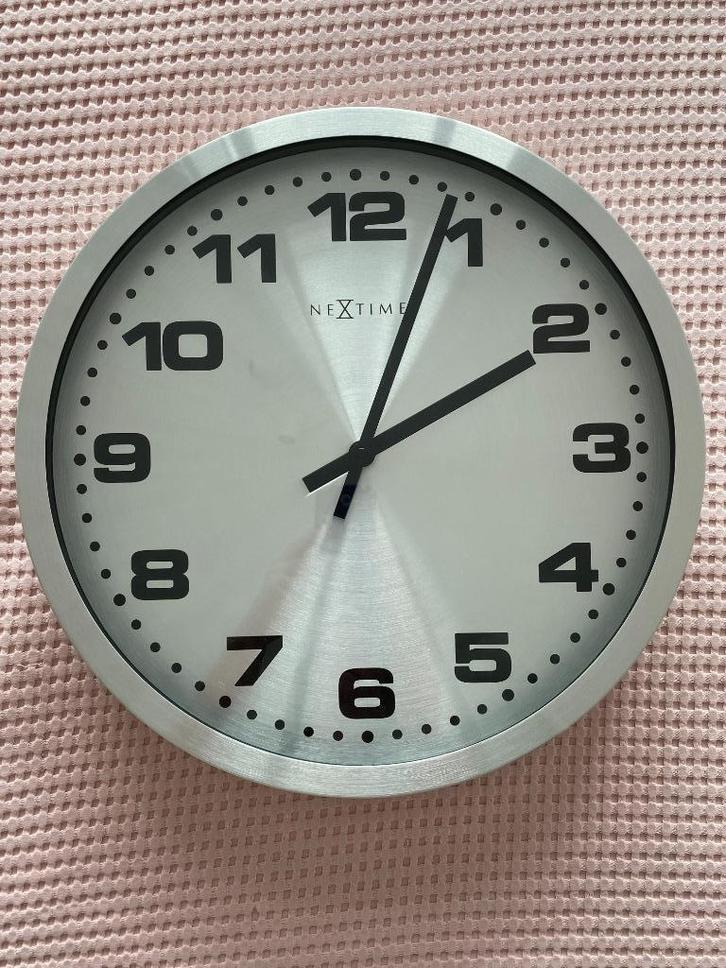Nexttime wandklok diameter 45 cm, Huis en Inrichting, Woonaccessoires | Klokken, Zo goed als nieuw, Wandklok, Analoog, Ophalen of Verzenden