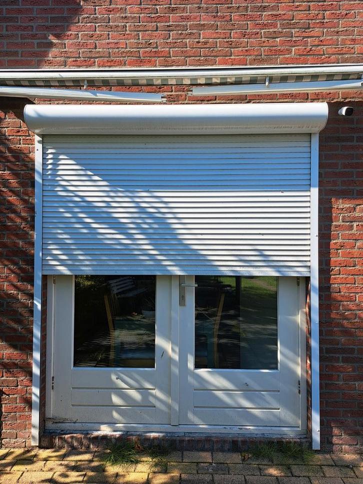 Elektrische rolluiken te koop - 2 stuks, Doe-het-zelf en Verbouw, Rolluiken, Ophalen