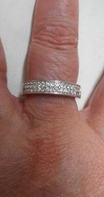 Zilveren massieve ring met steentjes maat 18 nr.1381