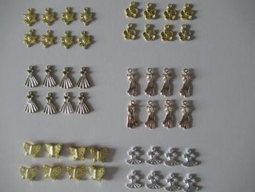  Hangertjes 6 soorten 2 stuks voor € 1,00 excl. verz. beschikbaar voor biedingen