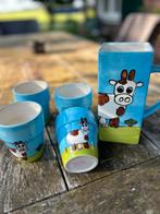 Melkkan of waterkan met 4 mokken met koeien print, Huis en Inrichting, Keuken | Servies, Ophalen of Verzenden, Zo goed als nieuw