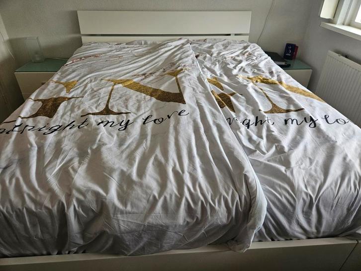 Twee persoonsbed, Huis en Inrichting, Slaapkamer | Bedden, Zo goed als nieuw, Tweepersoons, 160 cm, 200 cm, Hout, Wit, Ophalen