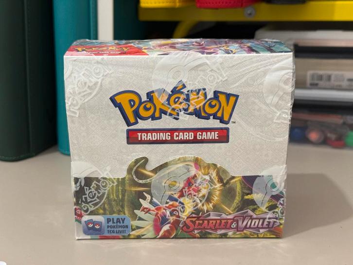 Scarlet & Violet Base Boosterbox Sealed, Hobby en Vrije tijd, Verzamelkaartspellen | Pokémon, Zo goed als nieuw, Boosterbox, Ophalen of Verzenden