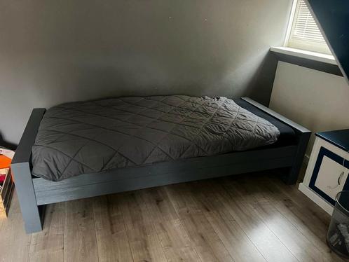 Woood slaapkamer staalgrijs., Huis en Inrichting, Slaapkamer | Bedden, Zo goed als nieuw, Eenpersoons, 90 cm, 200 cm, Hout, Grijs