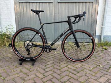 SUPERIOR X-ROAD GRAVEL CARBON 12 SP GRAVEL MT:58 NIEUW!! beschikbaar voor biedingen