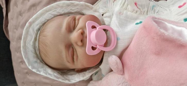 Lieve reborn baby. VERKOCHT., Verzamelen, Poppen, Zo goed als nieuw, Babypop, Ophalen of Verzenden