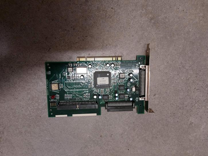 Vintage retro aha-2940uw, Computers en Software, Harde schijven, Ophalen of Verzenden