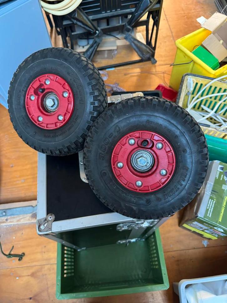 2x Luchtbanden met As - Steekwagen, Doe-het-zelf en Verbouw, Transportwagens, Gebruikt, Ophalen of Verzenden