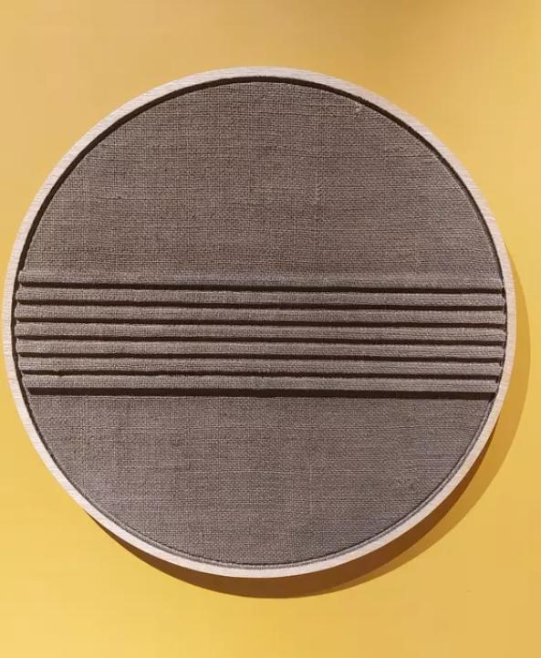 Showroom uitverkoop - MUST Living Wall panel small,Ø71x4 cm, Huis en Inrichting, Woonaccessoires | Wanddecoraties, Nieuw, Ophalen