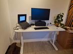 Ikea bureau 140 x 60, Huis en Inrichting, Bureaus, Ophalen, In hoogte verstelbaar, Zo goed als nieuw, Bureau
