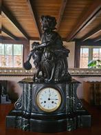 Antieke zwarte marmeren klok pendule met beeld, Ophalen