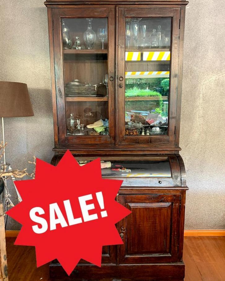 Te Koop: Prachtig Massief Houten Buffetkast, Huis en Inrichting, Kasten | Buffetkasten, Zo goed als nieuw, 200 cm of meer, 25 tot 50 cm