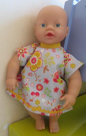 Little baby pop 32c poppenkleertjes poppenkleding jurkje 92 beschikbaar voor biedingen
