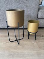 Bloempotten goud op zwart metalen pootjes+gratis rieten mand, Tuin en Terras, Bloempotten, Rond, Ophalen of Verzenden, Zo goed als nieuw