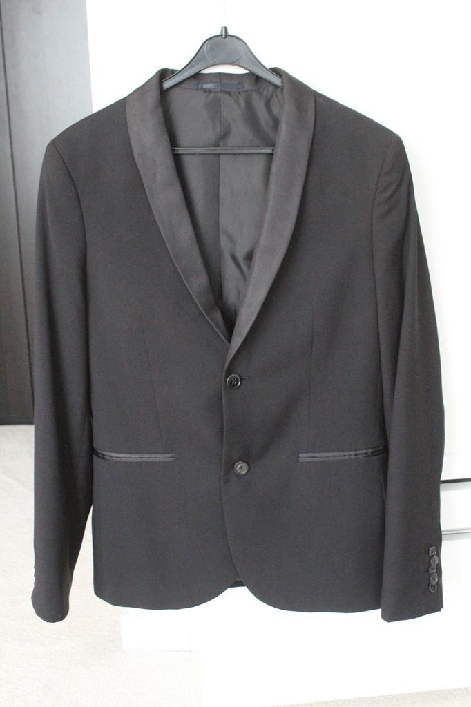 Smokingjasje met zwarte pantalon, Kleding | Heren, Kostuums en Colberts, Gedragen, Maat 46 (S) of kleiner, Zwart, Ophalen of Verzenden