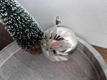 vintage kerstbal zilver bloem zilver glitter 533 beschikbaar voor biedingen