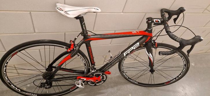 Pinarello FP2 racefiets full carbon rood/zwart, Fietsen en Brommers, Fietsen | Racefietsen, Overige merken, Meer dan 20 versnellingen
