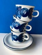 Kop en schotels/met blauwe bloemen, Gebruikt, Ophalen of Verzenden, Overige stijlen, Kop(pen) en/of Schotel(s)