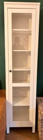 Te koop: IKEA Hemnes vitrinekast wit 197 x 48 cm, Zo goed als nieuw, 150 tot 200 cm, 25 tot 50 cm, 50 tot 100 cm