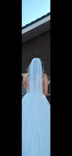 Sluier van Poirier, Kleding | Dames, Trouwkleding en Trouwaccessoires, Ophalen of Verzenden, Zo goed als nieuw, Wit, Accessoires