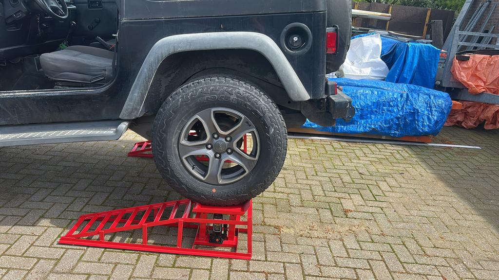 2x Auto oprijbokken - Ideaal voor onderhoud, Auto diversen, Autogereedschap, Ophalen, Zo goed als nieuw